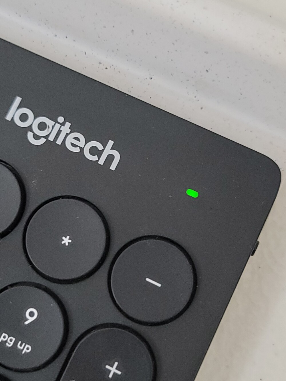 Logitech K780 Multi Device Wireless Keyboard Complete In Box! - Picture 2 of 11
